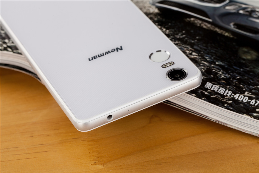 纽曼纽扣 CM810 移动联通双4G智能手机双卡双待 八核1300万像素指纹解锁 黑色 16G