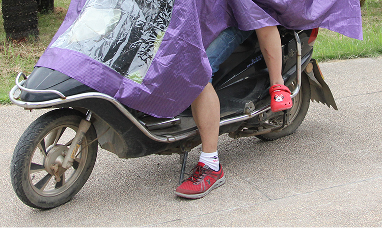 
                                        天堂雨衣电动车雨披摩托车双人雨衣加大加厚男女通用 红色                