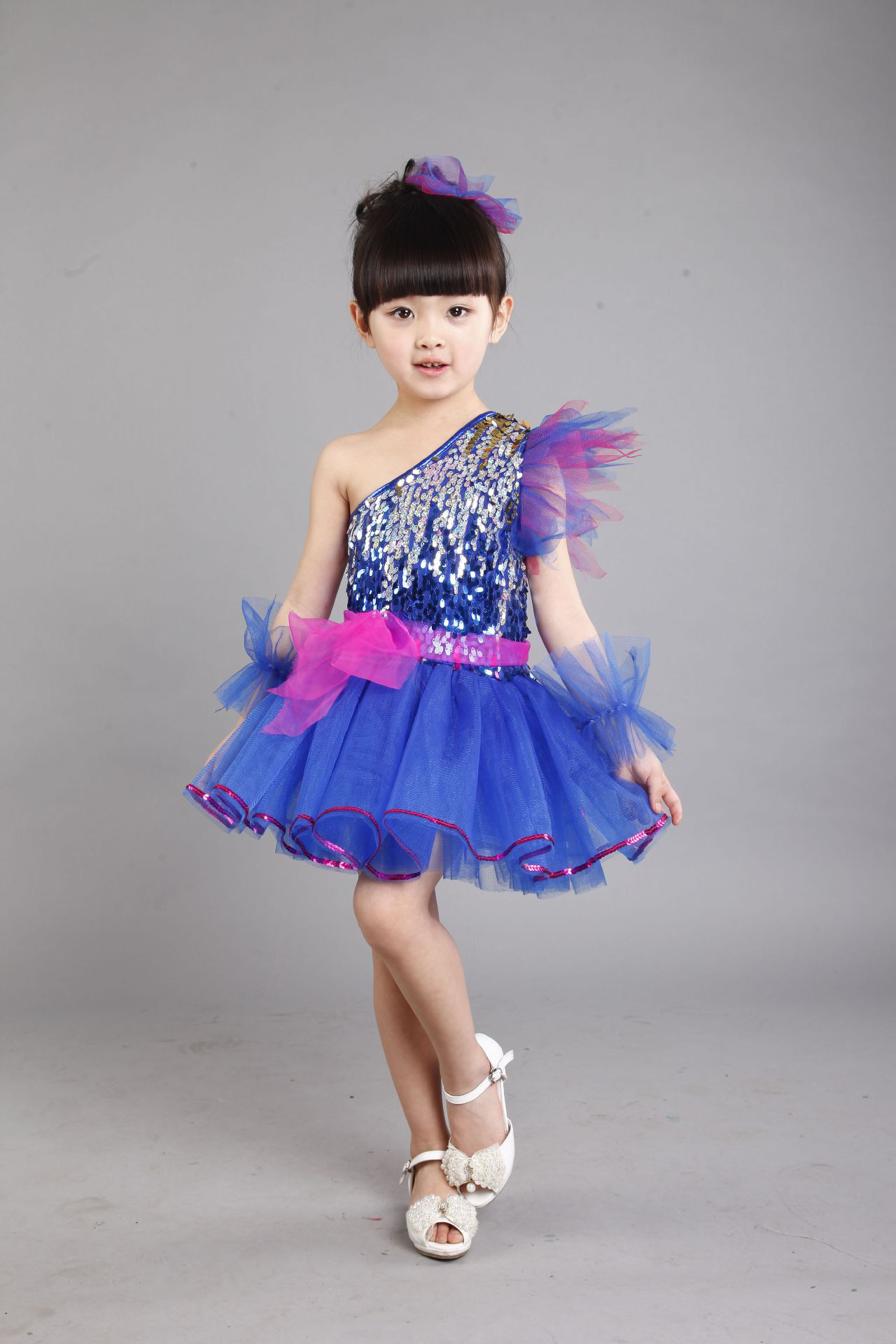 新儿童蓬蓬裙亮片现代选什么牌子好 同款好推荐