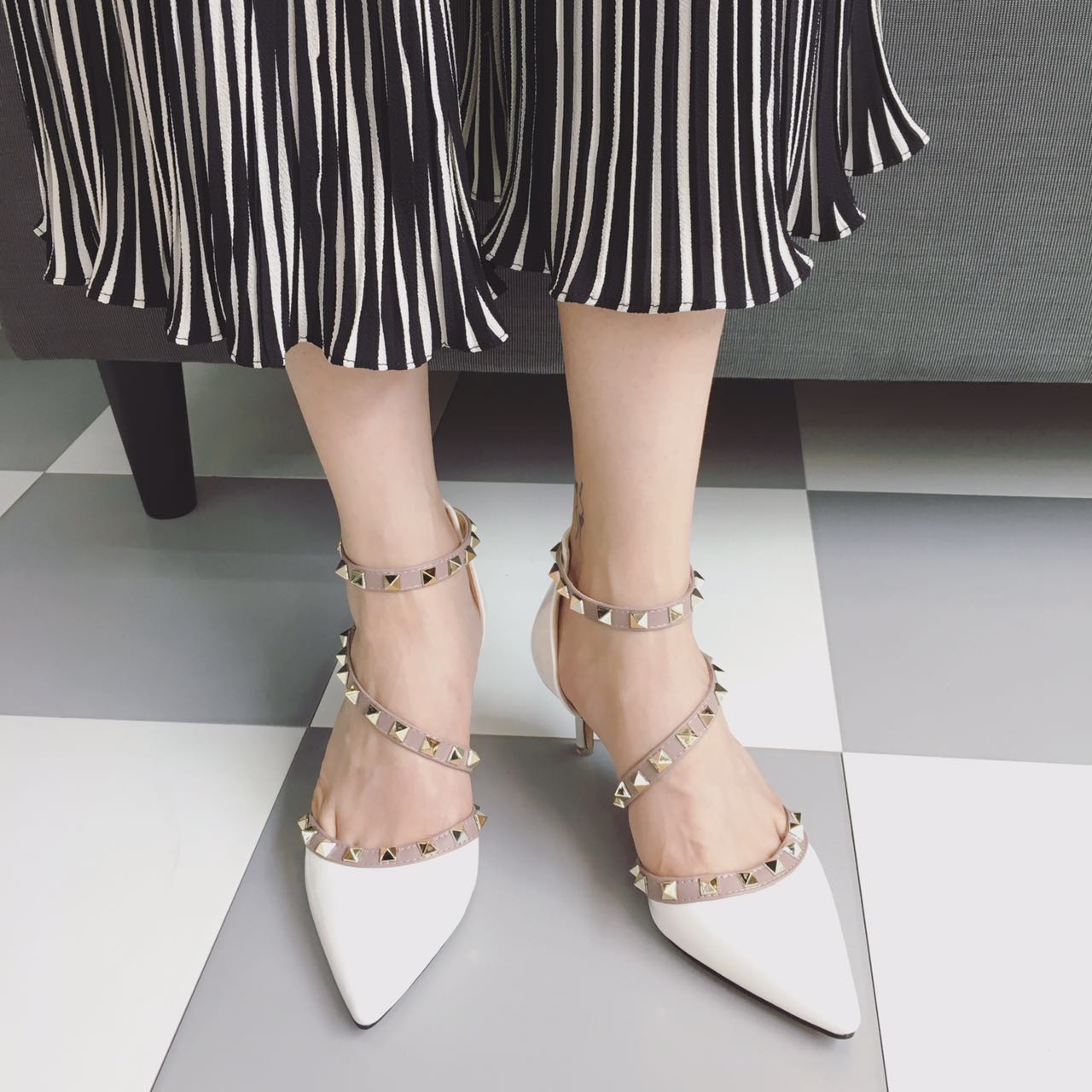 2018夏季新款女士超高跟凉鞋细跟露脚趾性感时尚宴会拉链金属装饰-阿里巴巴