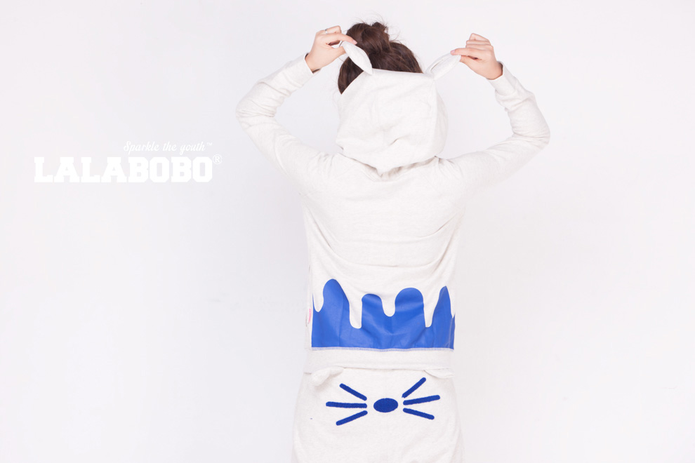 潮 LALABOBO  秋冬女装加绒连帽卫衣 可爱小猫滴油套装-上衣 白色 S