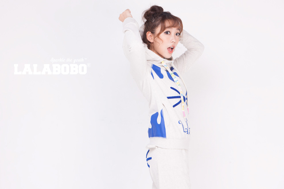 潮 LALABOBO  秋冬女装加绒连帽卫衣 可爱小猫滴油套装-上衣 白色 S