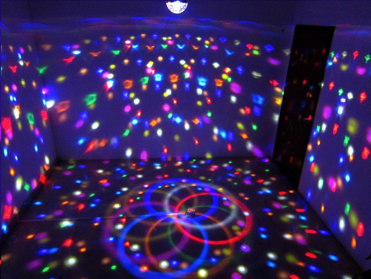
                                                            爱韵馨华 魔球彩灯魔幻七彩闪光束 满天星节日浪漫灯音响舞厅舞台灯婚房布置装饰灯KTV灯光 9色带显示                