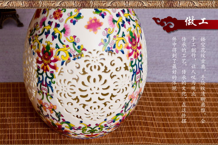 
                                        欢畅 景德镇陶瓷 青花镂空雕刻福蛋 家居饰品 工艺品摆件 装饰摆件 瓷器sz-080 五彩款                
