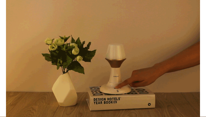 超维卧室床头灯婴儿喂奶灯宝宝起夜灯充电欧式现代创意感应led灯时尚