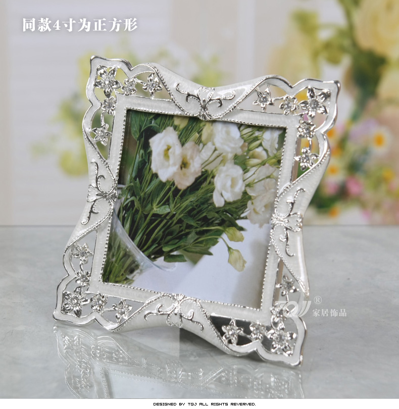 
                                        屯奇居（TQJ）4寸6寸7寸10寸现代简约欧式长方形金属相框水晶结婚生活照像框 白色 7寸                
