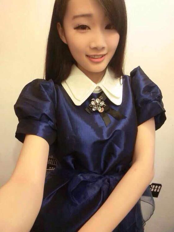 蓝色 里料:棉 尺寸表:单位cm s 码 连衣裙-肩宽33胸围86衣长70袖长21