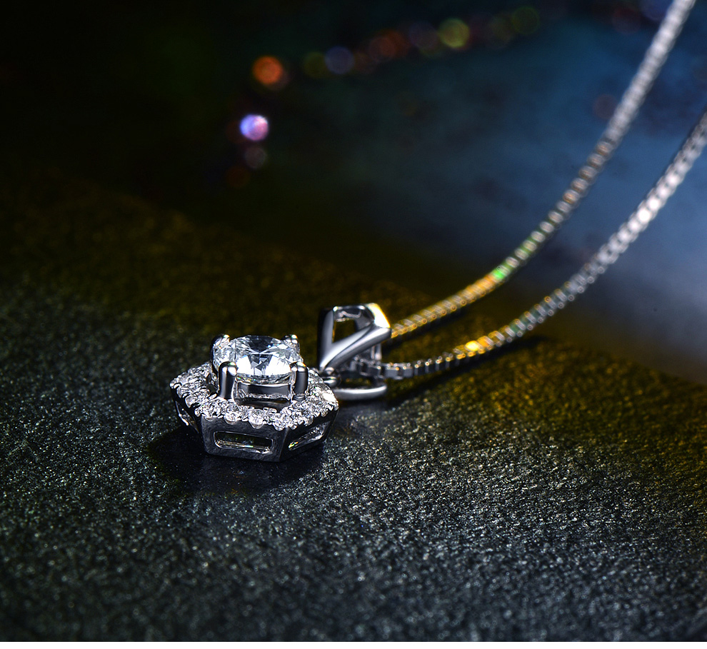 18K金经典心形四爪钻石选什么牌子好 同款好