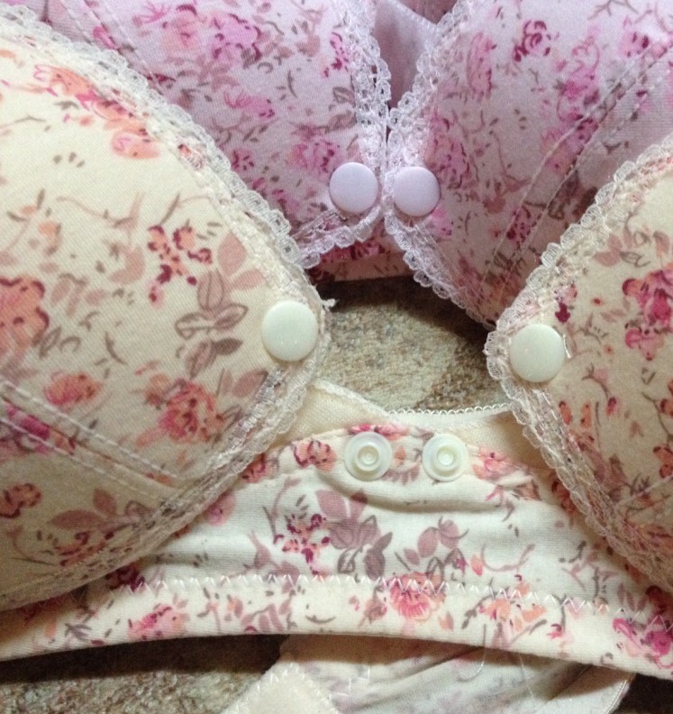 <em>胸罩</em>韩版可爱舒适喂奶<em>文胸</em>田园碎花风前开<em>纽扣</em>