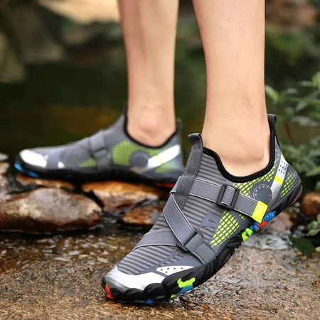 Jiucan's new hiking sports river tracing shoes swimming wading fishing shoes light diving beach shoes outdoor five-finger hiking shoes black 39 Jiucan's new hiking sports river tracing shoes swimming wading fishing shoes light diving beach shoes outdoor five-finger hiking shoes black 39