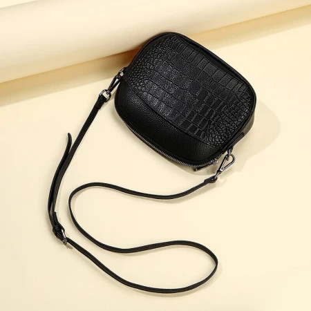 Cartelo crocodile CARTELO bag women's bag shoulder bag ladies messenger bag small round bag student shell bag casual all-match black birthday gift Cartelo crocodile CARTELO bag women's bag shoulder bag ladies messenger bag small round bag student shell bag casual all-match black birthday gift