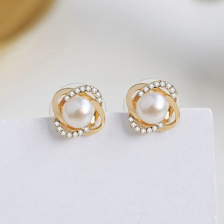 QIMEILA Jewelry Accessories Freshwater Pearl Earrings Korean Retro French Elegant Temperament High-end Stud Earrings Trendy Christmas Gifts QIMEILA Jewelry Accessories Freshwater Pearl Earrings Korean Retro French Elegant Temperament High-end Stud Earrings Trendy Christmas Gifts