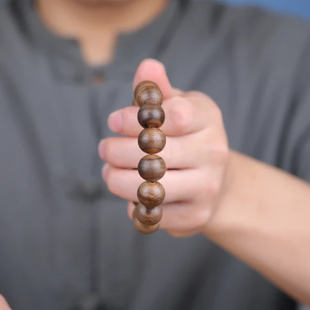 Cardamom Time Agarwood Bracelet Brunei Old Material Buddha Beads Old Material Floral Bead Bracelet Rosary Jewelry Men's and Women's Wooden Bracelet Handle 16mm Net Weight More than 14g Cardamom Time Agarwood Bracelet Brunei Old Material Buddha Beads Old Material Floral Bead Bracelet Rosary Jewelry Men's and Women's Wooden Bracelet Handle 16mm Net Weight More than 14g