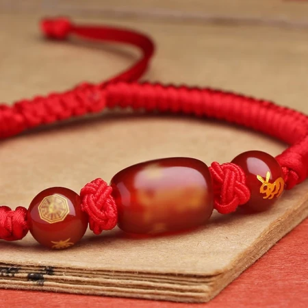 Li Juming Year of the Rabbit Year of the Rabbit Red Rope Bracelet Rabbit Gift Bracelet Amulet Women and men belong to the rabbit chicken mouse Malone mascot is worn by the rabbit Li Juming Year of the Rabbit Year of the Rabbit Red Rope Bracelet Rabbit Gift Bracelet Amulet Women and men belong to the rabbit chicken mouse Malone mascot is worn by the rabbit