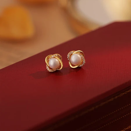 QIMEILA Jewelry Accessories Freshwater Pearl Earrings Korean Retro French Elegant Temperament High-end Stud Earrings Trendy Christmas Gifts QIMEILA Jewelry Accessories Freshwater Pearl Earrings Korean Retro French Elegant Temperament High-end Stud Earrings Trendy Christmas Gifts