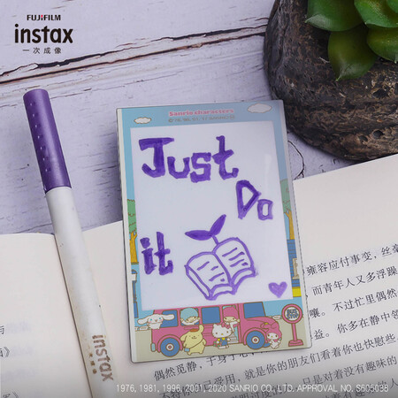 Fuji instax instant polaroid mini photo paper Sanrio Various Artists 10 sheets suitable for mini7C/7s/9/8/25/90/70/hellokitty/SP-2 Fuji instax instant polaroid mini photo paper Sanrio Various Artists 10 sheets suitable for mini7C/7s/9/8/25/90/70/hellokitty/SP-2
