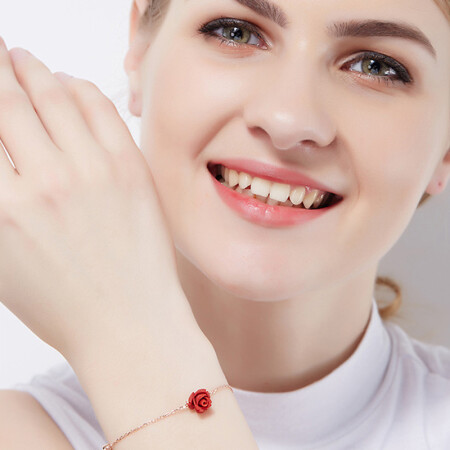 Austrian Swarovski Elements crystal bracelet female S925 silver anklets female wearing a two rose gold plated bracelet jewelry lovers to send his girlfriend to send holiday gifts S270 red roses bracelet / anklet Austrian Swarovski Elements crystal bracelet female S925 silver anklets female wearing a two rose gold plated bracelet jewelry lovers to send his girlfriend to send holiday gifts S270 red roses bracelet / anklet