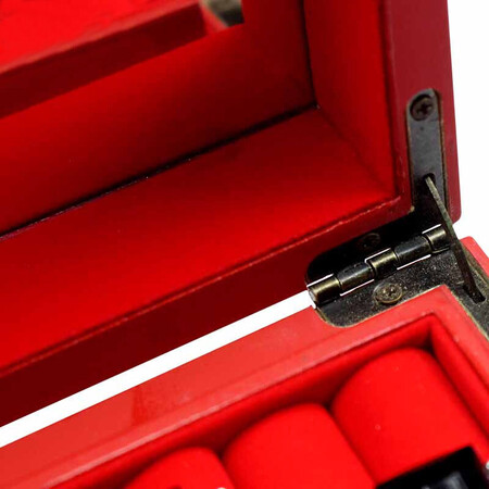 Nine-color jiucai jewelry box Pingyao push light lacquerware Hand-made collections for women’s day gifts Push light lacquer jewelry box Shanxi specialty red gold peony Nine-color jiucai jewelry box Pingyao push light lacquerware Hand-made collections for women’s day gifts Push light lacquer jewelry box Shanxi specialty red gold peony
