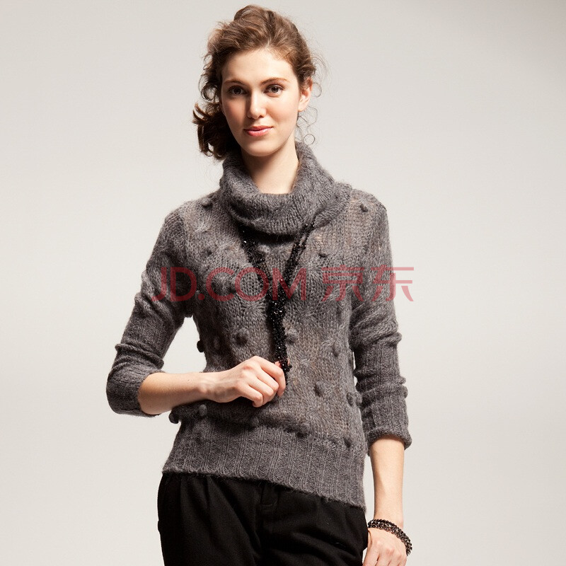 LILY 2011<em>秋冬</em> 灰色麻花<em>编织</em>立体毛球小荡领毛