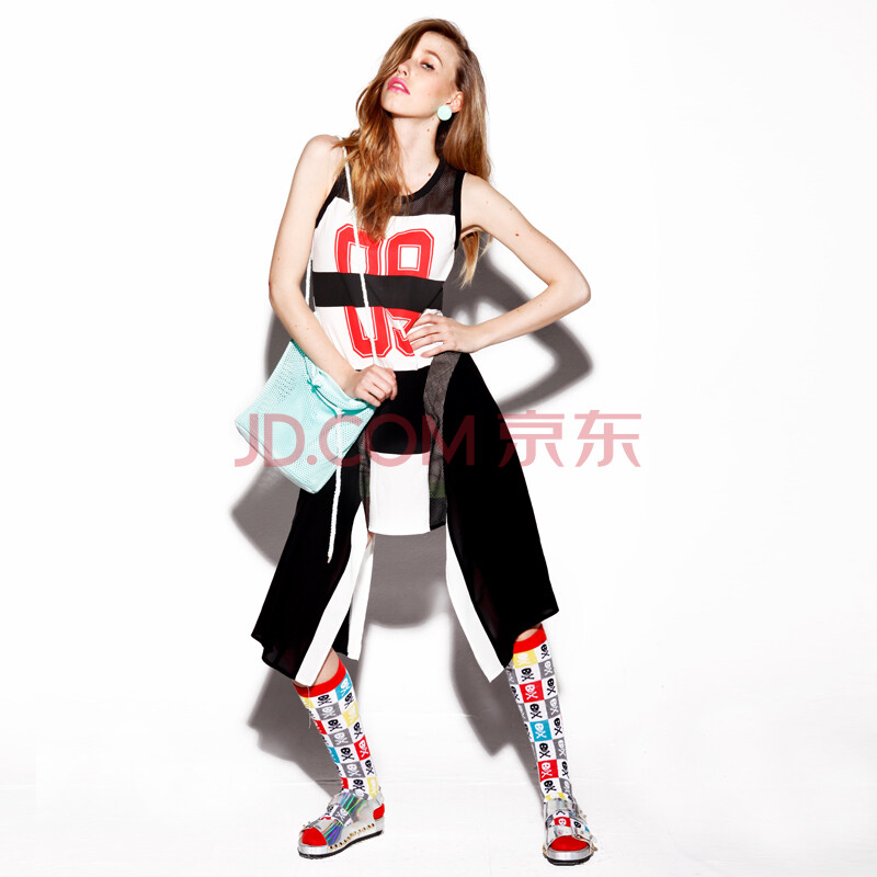 两三事 动感夏洛特 2014夏装<em>女装时尚运动</em>风数