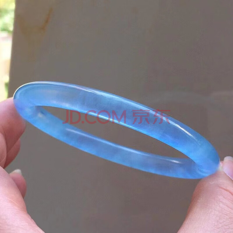 天然海蓝宝圆条手镯 颜色鲜艳亮丽表面光滑细腻实物拍摄晶体通透自然