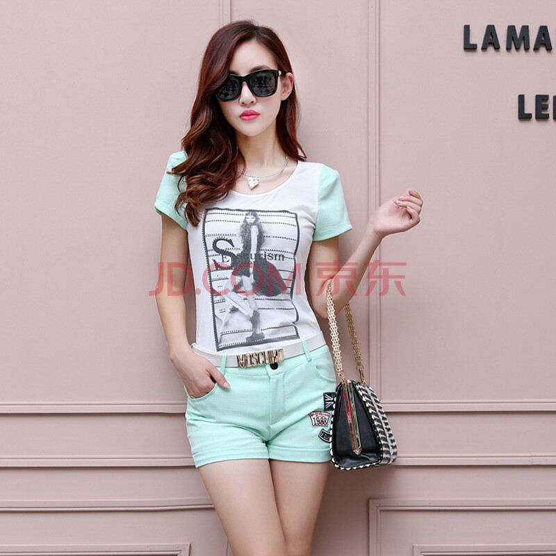 <em>休闲短裤套装女</em>
