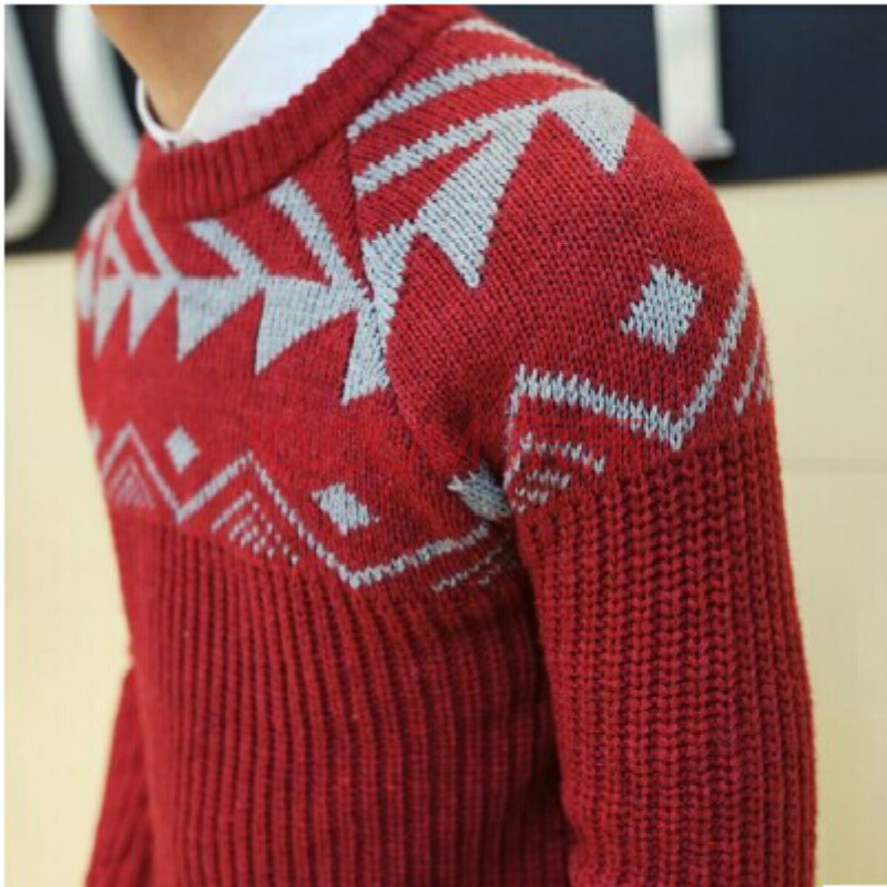 2014英伦风<em>男圆领针织毛衣</em> 韩式男拼色毛衫 韩