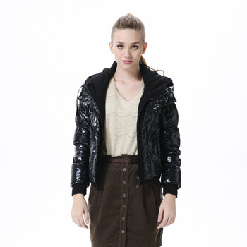 波司登 2011新款 羽绒服 女蕾丝亮面时尚休闲短款 BR2202 黑色 185/104A(XXXL)