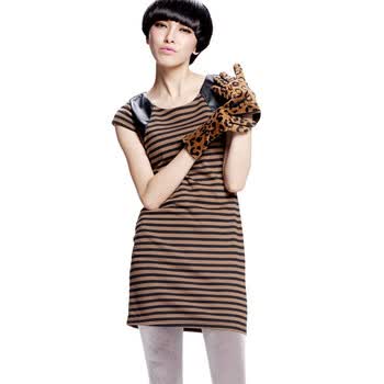 七格格OTHERMIX 新款女装 时尚条纹短袖连衣裙 12B40373 咖啡色 XL