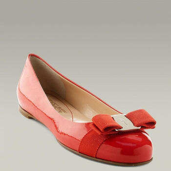 菲拉格慕 salvatore ferragamo 女式漆皮平底鞋 agata rosa patent q