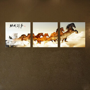 
                                        优柯 三联八骏图客厅装饰画现代卧室床头挂画书房会议室壁画 马到成功三幅 9mm60*60cm(1套)                