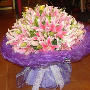 日本JChere有粉红色百合开花系统华丽的花束