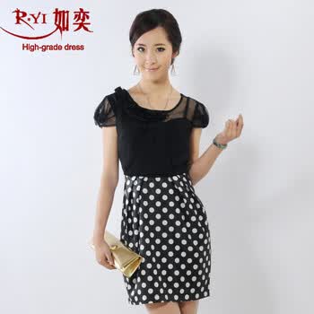 如奕正品2012新修身蕾丝簇拥肩花圆点连衣裙 黑色 XL