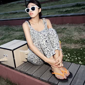 时尚起义 韩国小碎花肩带休闲连体裤 女589132 乳白色 one