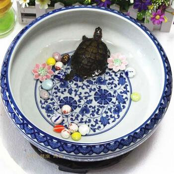 
                                                            景烨青花瓷陶瓷鱼缸乌龟缸睡莲风水缸5个尺寸可选新中式精品装饰品收藏瓷摆件 超大号 肚经42cm高18cm左右盆内无花 带底座                