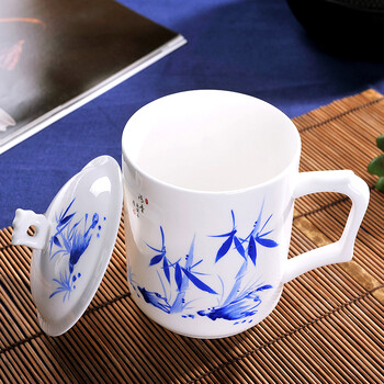
                                        【敬瓷坊】景德镇骨瓷茶杯 手绘陶瓷杯子 带盖 泡茶杯绿茶杯 办公杯 会议杯 大容量水杯 竹报平安                