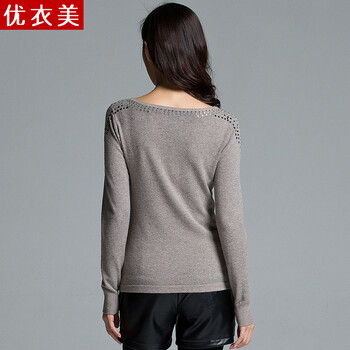 优衣美WA秋冬女装2015新品 钉钻一字领打底针织衫女套头长袖15132 浅驼色 M