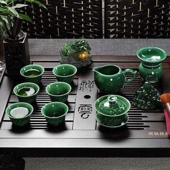 
                                        辉跃 功夫茶具套装紫砂汝窑青瓷整套茶具 黑檀木实木茶盘 四合一抽水电热炉茶托 款一傲雪寒梅黑檀祥云1688                