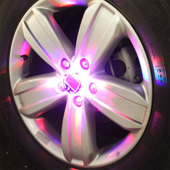 新车剐蹭轮胎怎样补偿