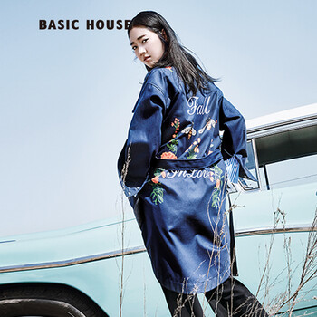 basic house/百家好时尚休闲女装长款收腰印花风衣hqca525b 藏青色图片
