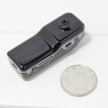 
                                        【升级版】D82S高清微型摄像机 迷你监控器 智能声控摄像机 行车记录仪 微型录像机 官方配置+高速8G卡                