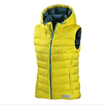 阿迪达斯2014年新款女子<em>运动</em>休闲<em>羽绒马甲</em>背