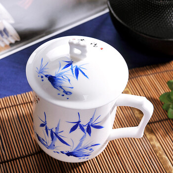 
                                        【敬瓷坊】景德镇骨瓷茶杯 手绘陶瓷杯子 带盖 泡茶杯绿茶杯 办公杯 会议杯 大容量水杯 竹报平安                
