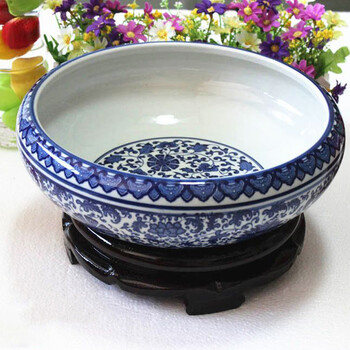 
                                                            景烨青花瓷陶瓷鱼缸乌龟缸睡莲风水缸5个尺寸可选新中式精品装饰品收藏瓷摆件 超大号 肚经42cm高18cm左右盆内无花 带底座                