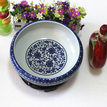 
                                                            景烨青花瓷陶瓷鱼缸乌龟缸睡莲风水缸5个尺寸可选新中式精品装饰品收藏瓷摆件 超大号 肚经42cm高18cm左右盆内无花 带底座                