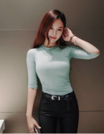 韩国性感气质紧身弹力显胸大t恤女修身半高领打底上衣
