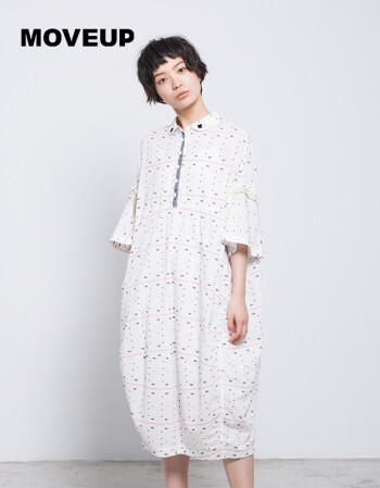 moveup幻走2017女装夏季新品 喇叭落肩袖绣花梭织连衣裙17221335 白色