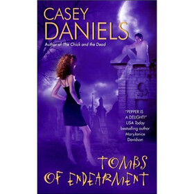 Tombs of Endearment (Pepper Martin Series #3)