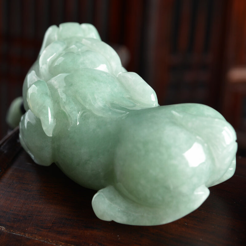 伟德国际常见的翡翠挂件款式「翡翠挂件」款式大全：带你认识常见翡翠饰品！