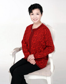 洛依诺女士妈妈装<em>中老年</em>短款<em>羊毛开衫女式</em>毛衫